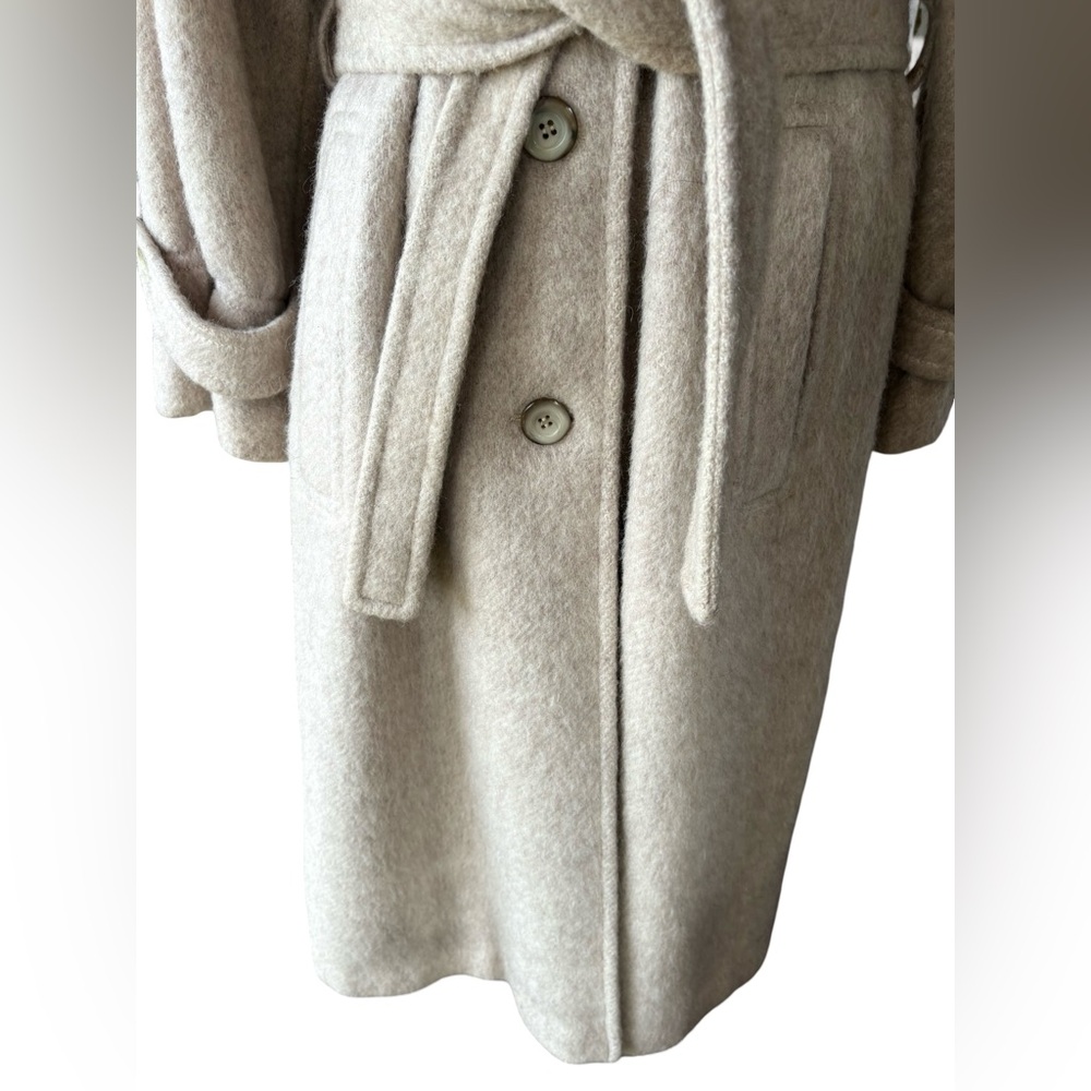 Vtg. 1980s Forecaster of Boston Elegant Beige Wool Blend Coat w/Belt size 15/16 - Picture 10 of 15